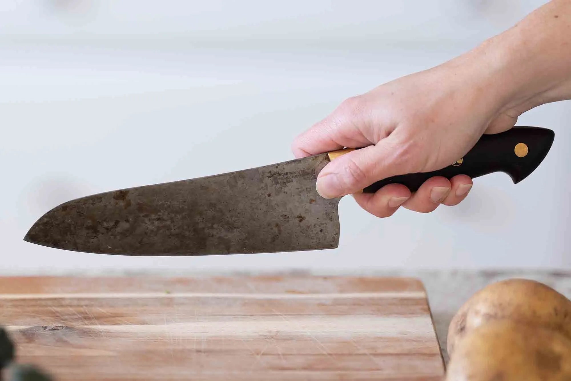 How to Properly Hold a Chef Knife