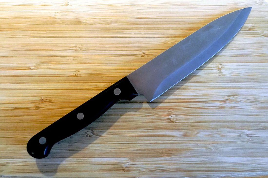 How to sharpen serrated knives? 