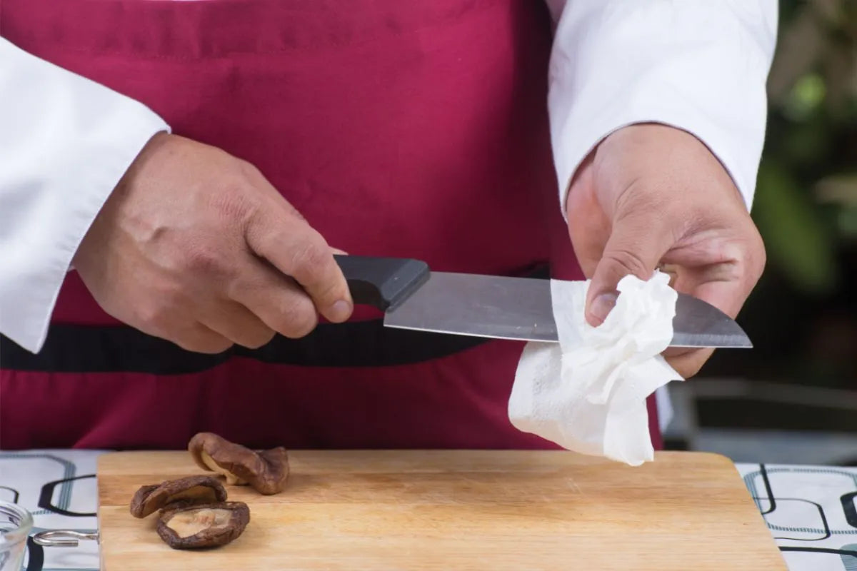 When Must a Knife be Cleaned And Sanitized?