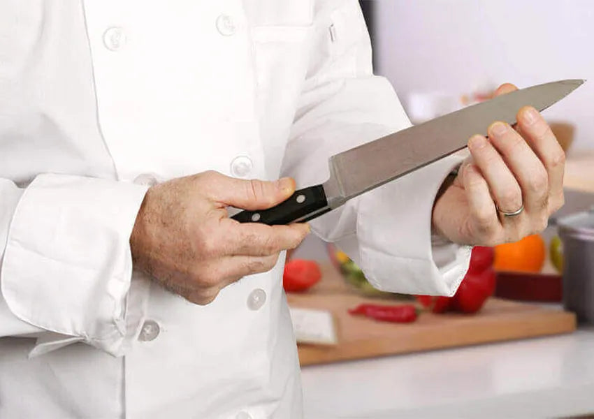 Why is it Unsafe to Use a Dull Knife?