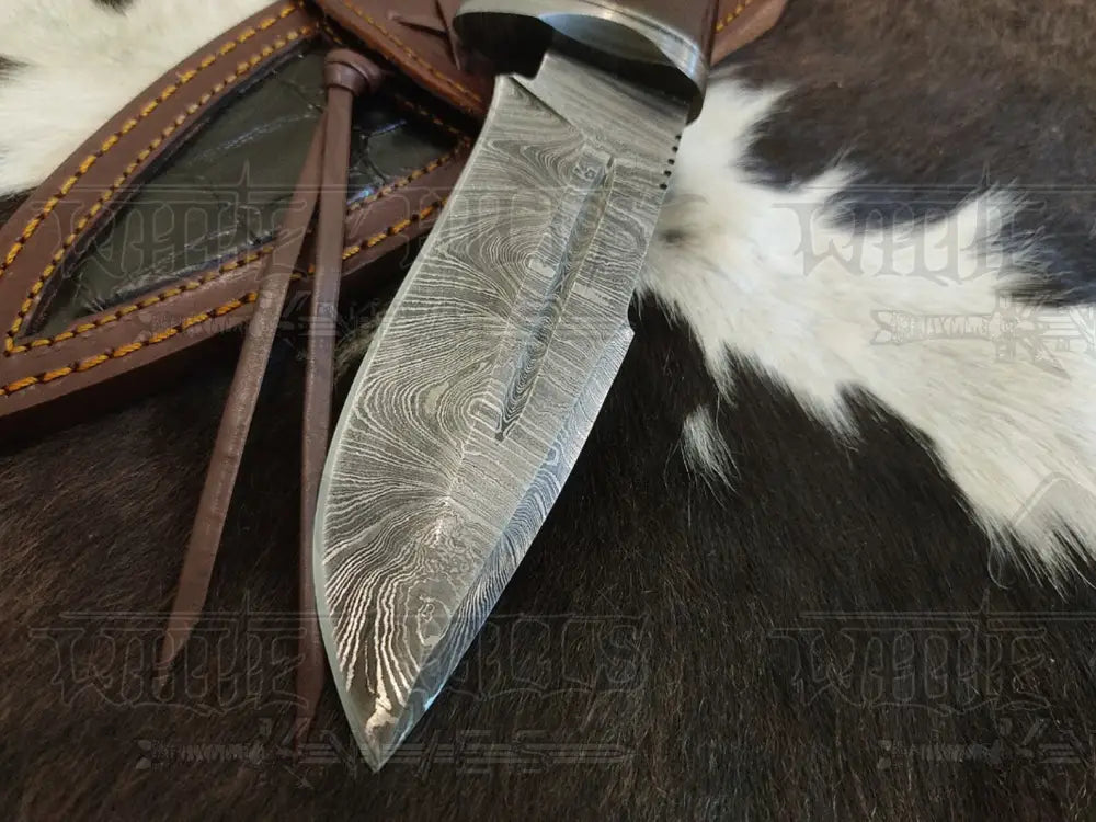 Handmade Damascus Skinner knife - Camping Knife - Wood Handle & Damascus Bolster