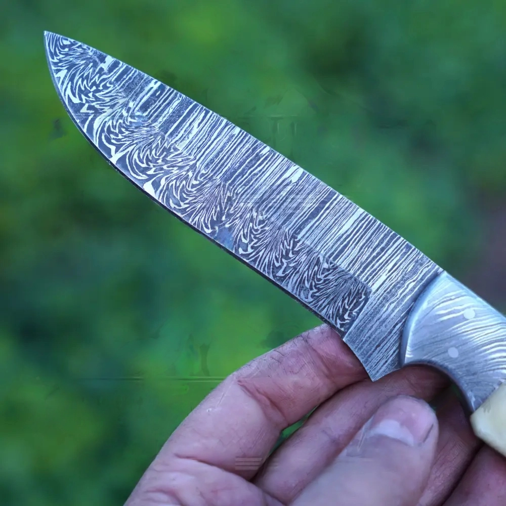 knife with bone handle​